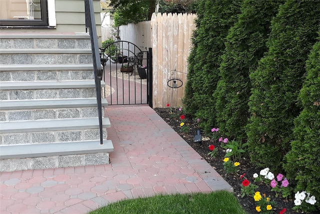 10 Wiltshire St, Bronxville, NY 10708 - view of gate