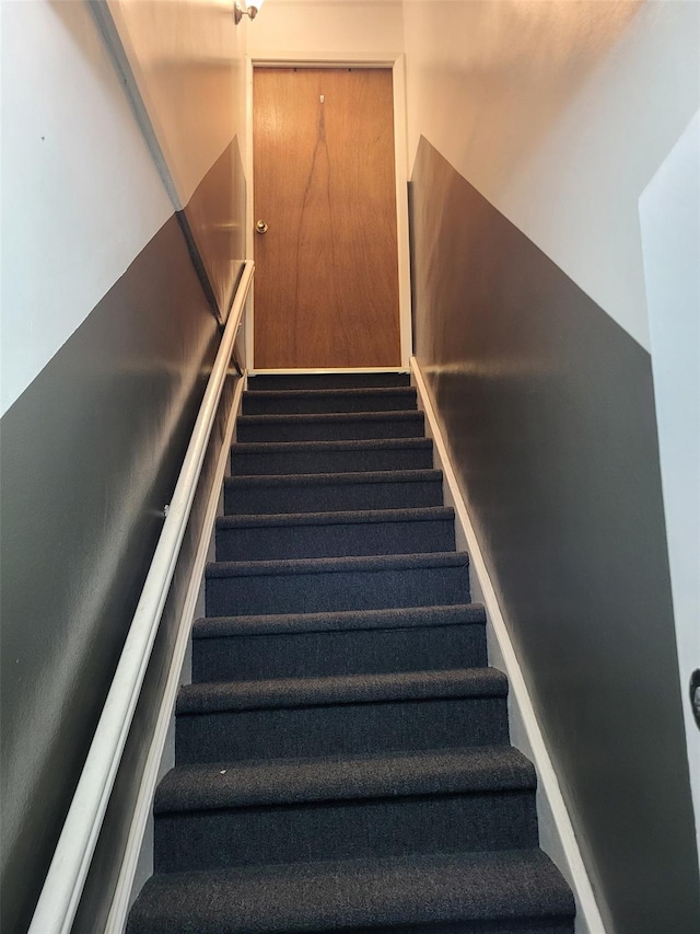 224-23 Kingsbury Ave Unit B, Oakland Gardens, NY 11364 - view of stairway