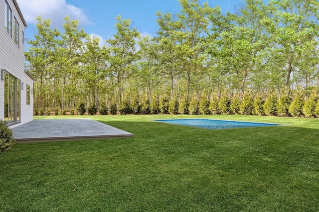 10 Broadwood Ct, Wainscott, NY 11975 - view of green lawn