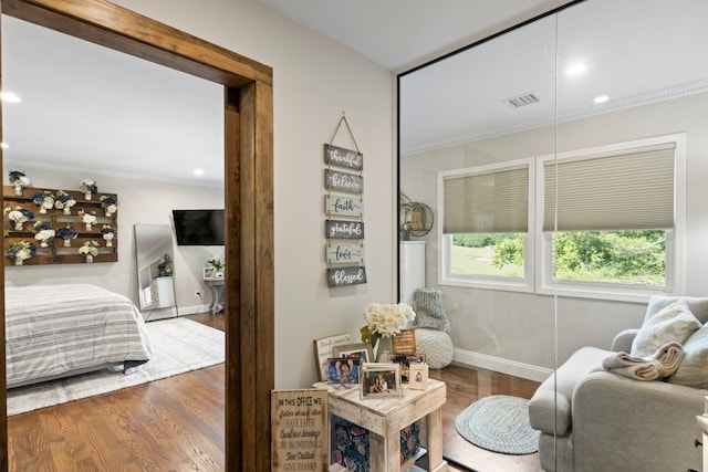 62 Hamlet Dr, Commack, NY 11725 - bedroom featuring wood finished floors, ornamental molding, and recessed lighting
