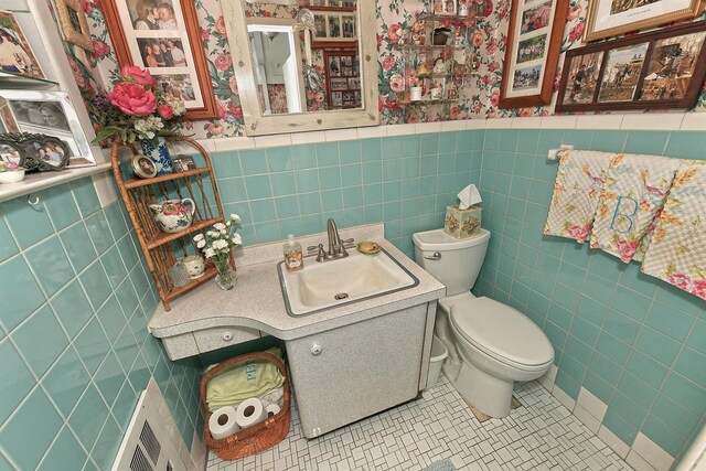 2067 Jackson Ave, Seaford, NY 11783 - photo 18
