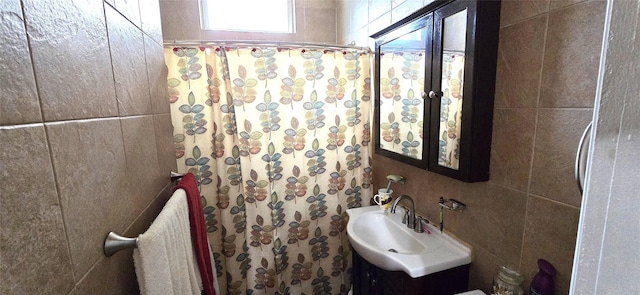10413 Martense Ave, Corona, NY 11368 - photo 8