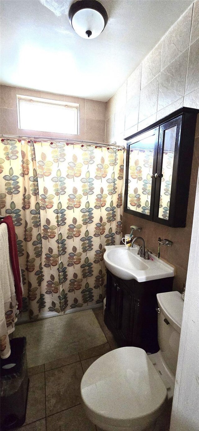 10413 Martense Ave, Corona, NY 11368 - photo 9