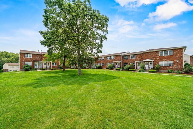 276 Temple Hill Rd Unit 1611, Vails Gate, NY 12553 - view of property's community with a yard