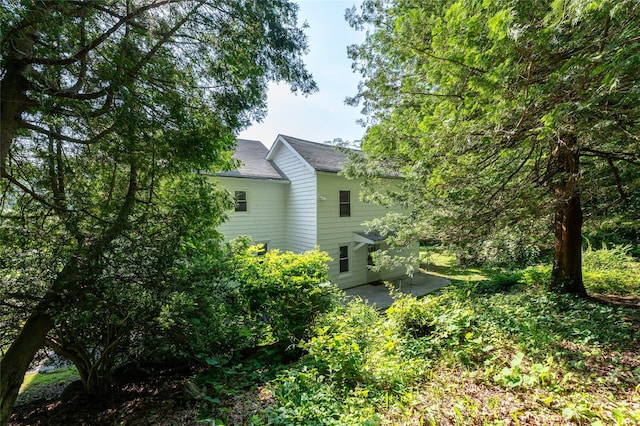 414 Bear Ridge Rd, Pleasantville, NY 10570 - view of yard with a patio