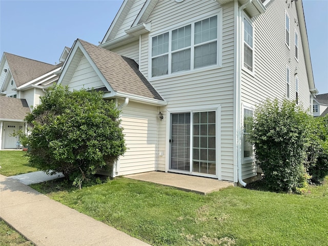 181 Ruth Ct, Middletown, NY 10940 - view of front of house with a front yard and roof with shingles