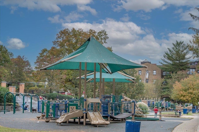 1270 N Ave Unit 5A, New Rochelle, NY 10804 - view of communal playground