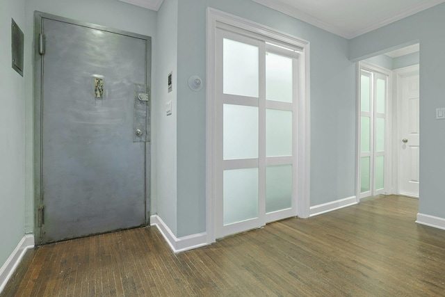 13 Darian Ct Unit 2B, Pomona, NY 10970 - entrance foyer with wood finished floors and crown molding