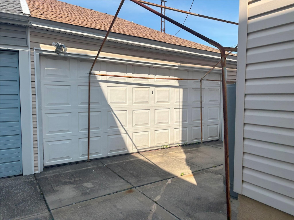 104-16 103rd St, Richmond Hill, NY 11419 - view of garage