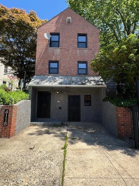 4118 Hill Ave, Bronx, NY 10466 - view of front of home