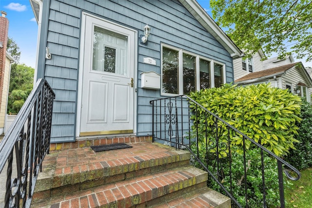 72 Putnam Ave, Valley Stream, NY 11580 - view of exterior entry