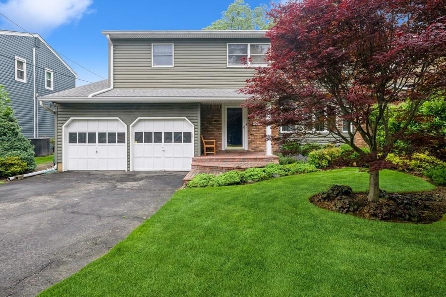 1581 Shirley Ct, North Merrick, NY 11566 - photo 1