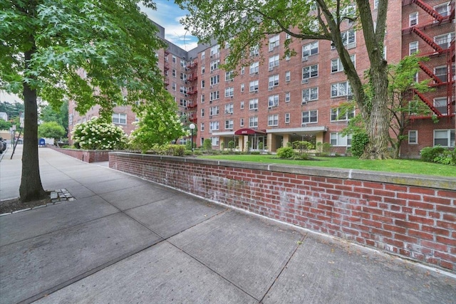 1 Sadore Ln Unit 7O, Yonkers, NY 10710 - view of home's community