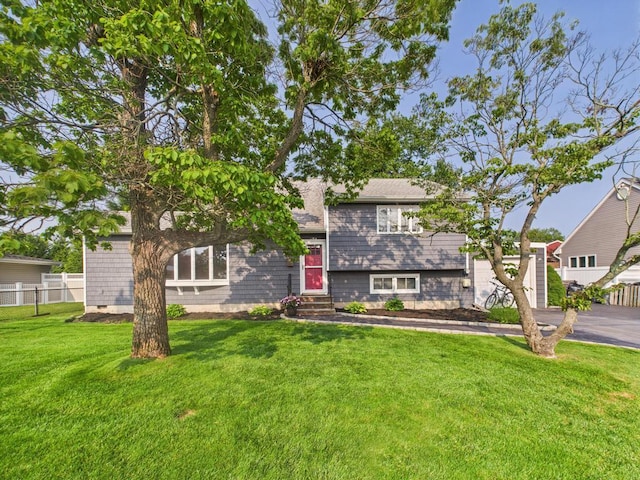 554 S 8th St, Lindenhurst, NY 11757 - tri-level home with entry steps