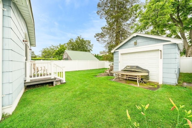40 Syracuse St, Williston Park, NY 11596 - view of yard with an outdoor structure and a detached garage