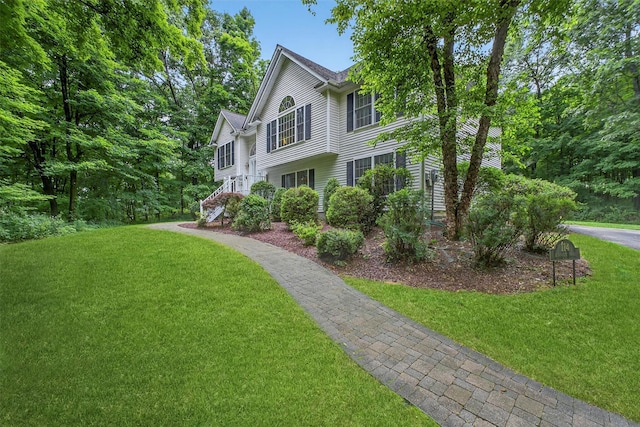 114 Bushwick Rd, Poughkeepsie, NY 12603 - view of front of property with a front yard