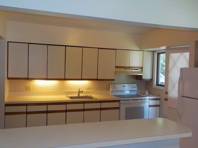 585 Elwood Rd, East Northport, NY 11731 - photo 6