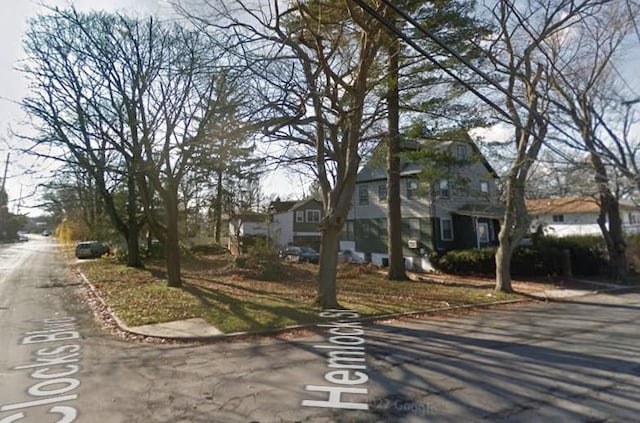 64 Clocks Blvd, Massapequa, NY 11758 - view of obstructed view of property
