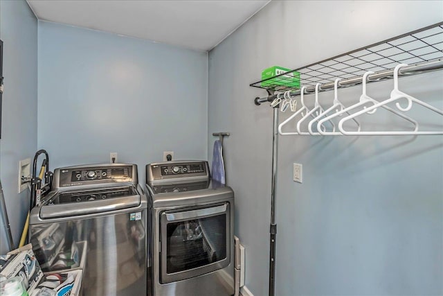 7 Woodstock Pl, Lake Grove, NY 11755 - laundry room with washing machine and dryer