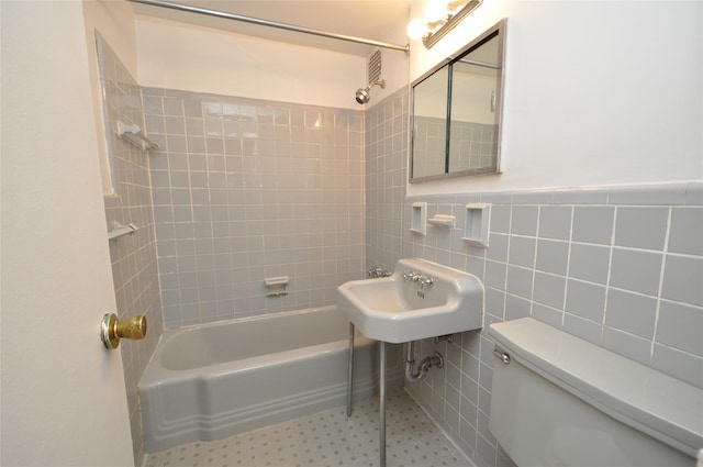 281 Garth Rd Unit B5D, Scarsdale, NY 10583 - full bathroom with bathtub / shower combination and tile walls