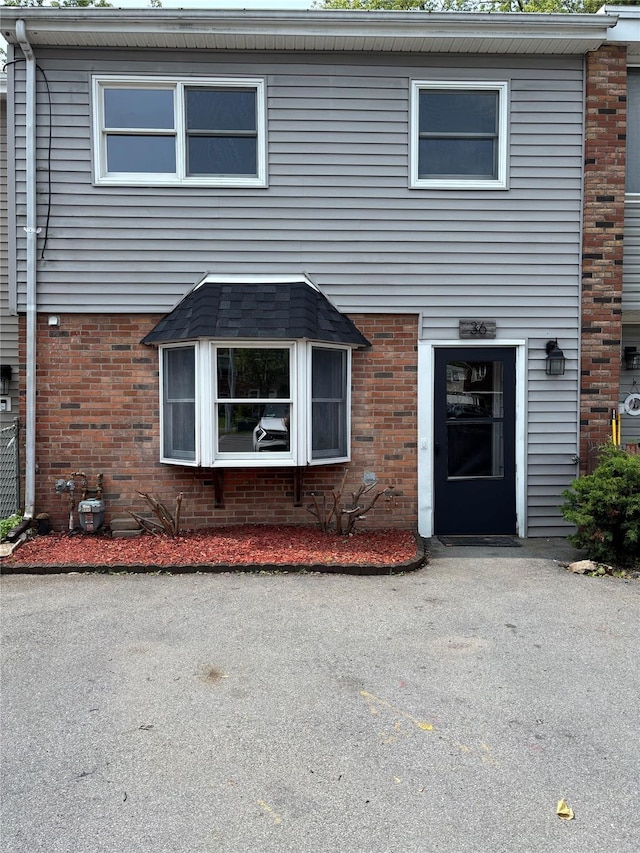 36 Hampton Ct, Middletown, NY 10941 - view of front of property featuring brick siding