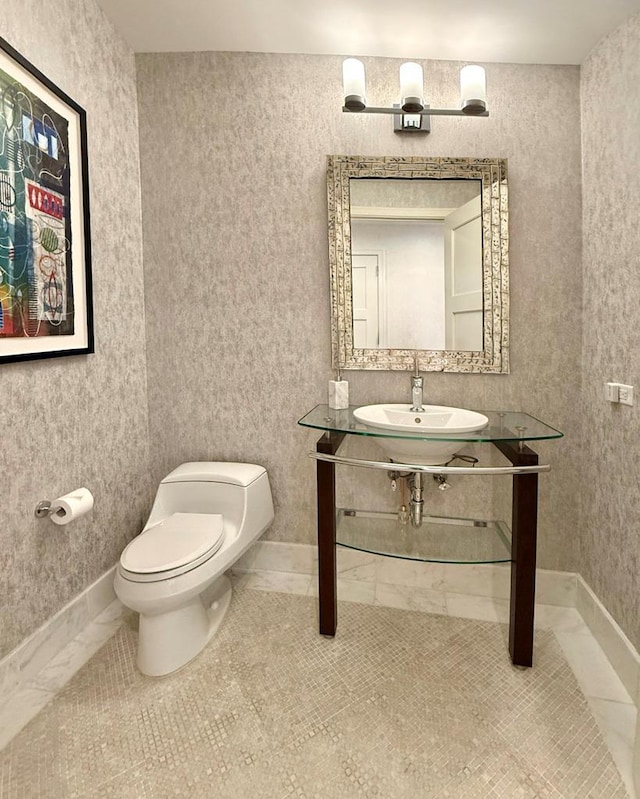 5 Renaissance Sq Unit Ph6C, White Plains, NY 10601 - bathroom featuring a sink and toilet