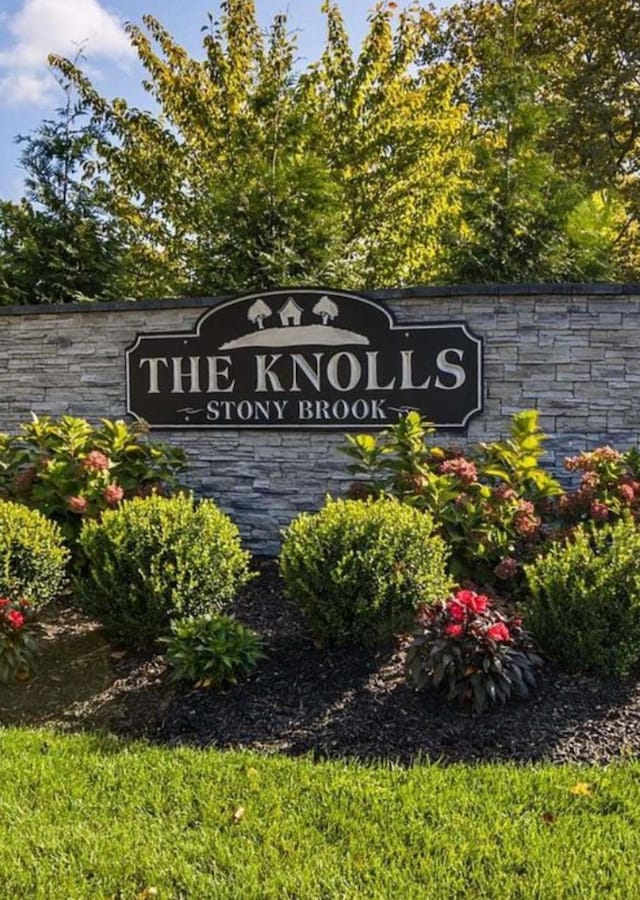 128 Knolls Dr, Stony Brook, NY 11790 - photo 23