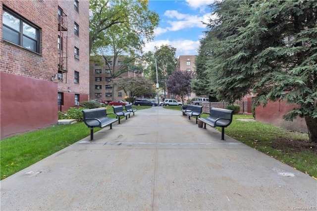 51 White Oak St Unit 2A, New Rochelle, NY 10801 - view of property's community