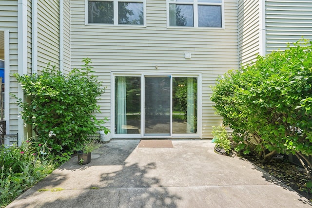 12 Deer Ct Dr, Middletown, NY 10940 - view of patio