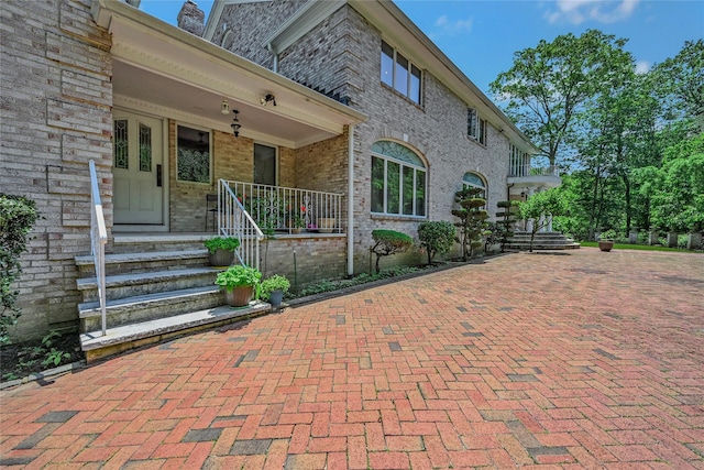 1537 Laurel Hollow Rd, Laurel Hollow, NY 11791 - view of covered porch