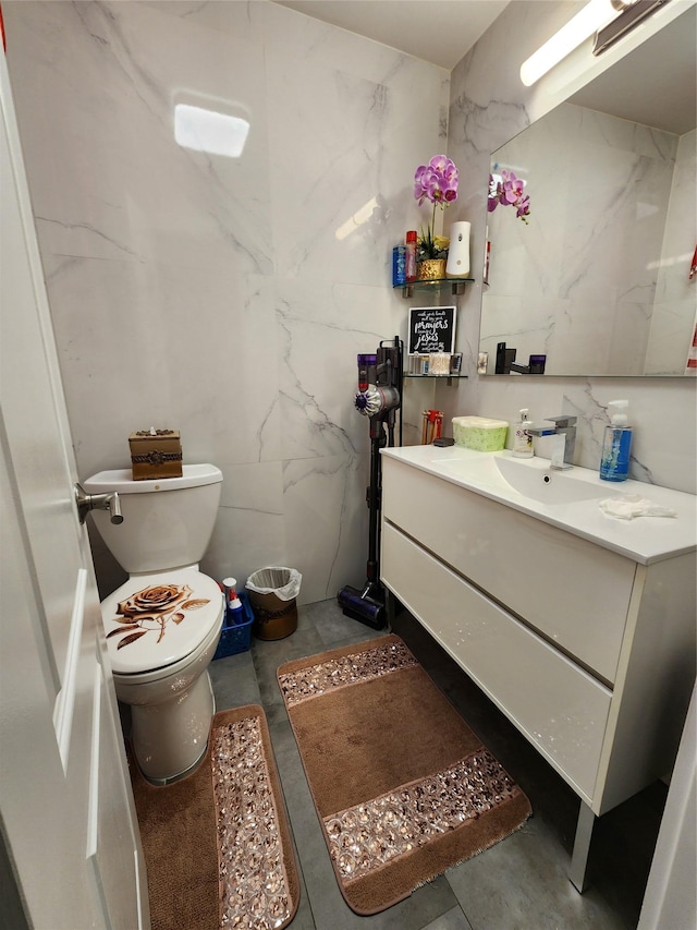 18701 Keeseville Ave, Saint Albans, NY 11412 - half bath with vanity and tile walls