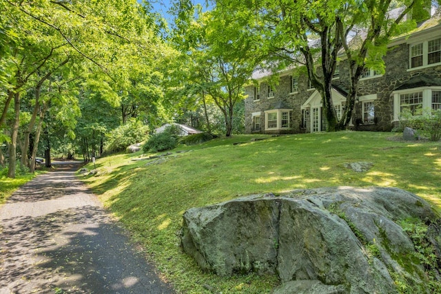 23 Gracemere, Tarrytown, NY 10591 - view of grassy yard
