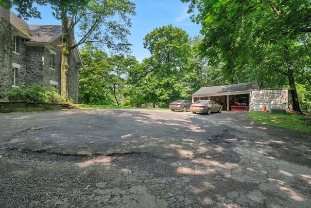 23 Gracemere, Tarrytown, NY 10591 - view of yard featuring a carport