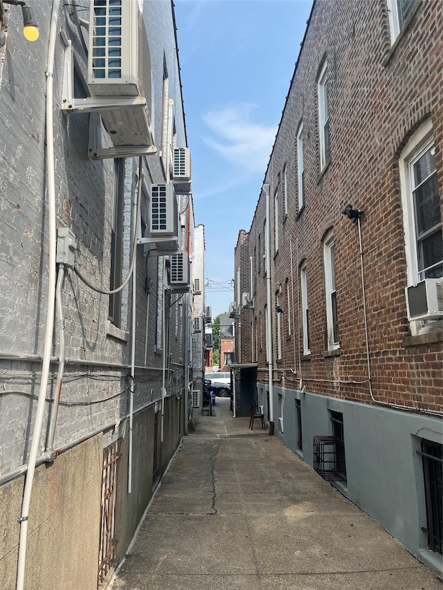 1004 Rhinelander Ave, Bronx, NY 10462 - view of concrete alley