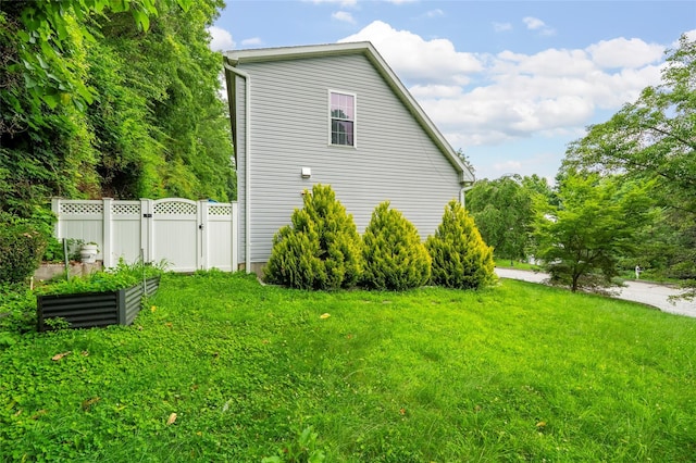 18 Jenkins Ct, Ossining, NY 10562 - view of property exterior with a gate