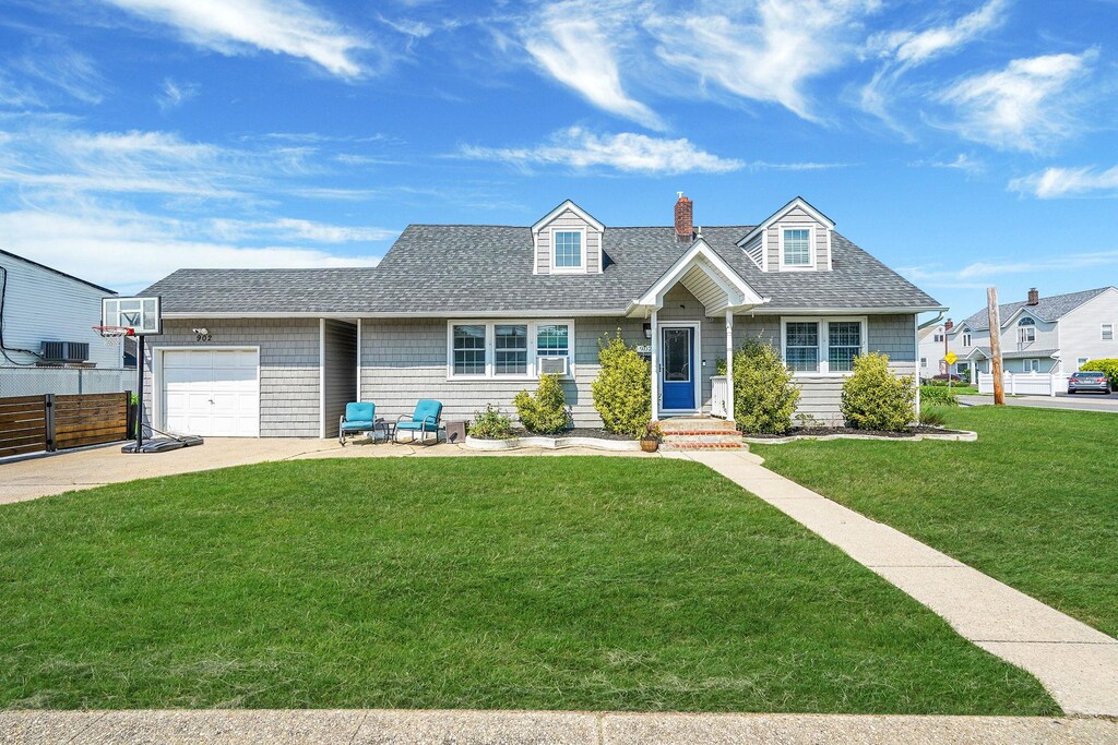 902 Sunrise Ave, Bellmore, NY 11710 - photo 1