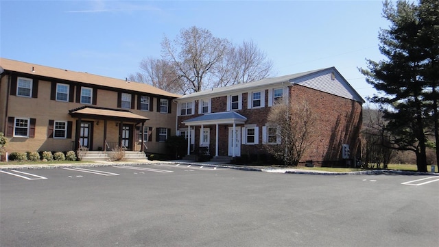 572 Lenape Ct, Suffern, NY 10901 - photo 3