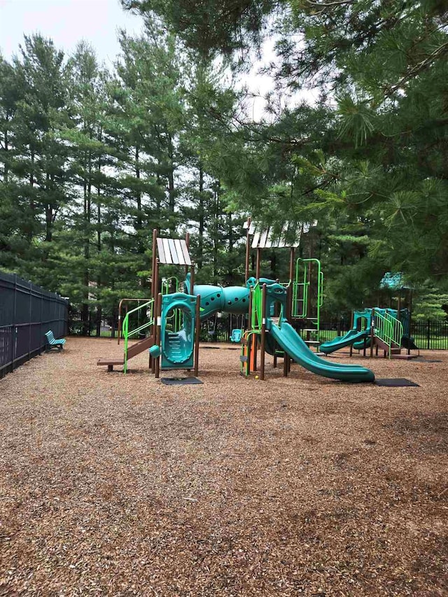 572 Lenape Ct, Suffern, NY 10901 - photo 16