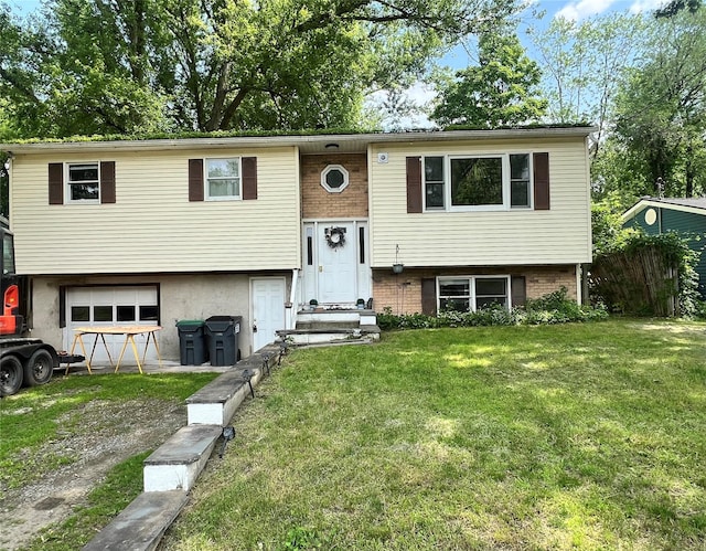 4 Meadow Ct, High Falls, NY 12440 - bi-level home featuring an attached garage, a front yard, driveway, and entry steps