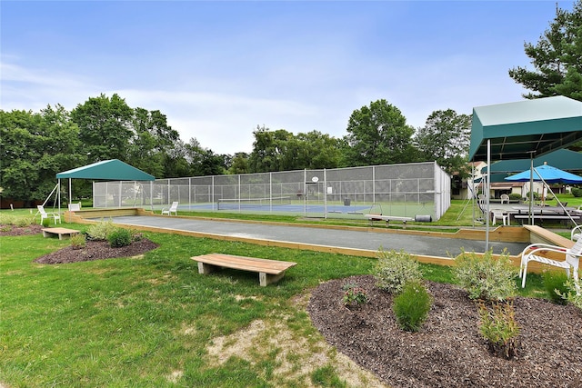 84 Molly Pitcher Ln Unit H, Yorktown Heights, NY 10598 - view of home's community featuring a tennis court