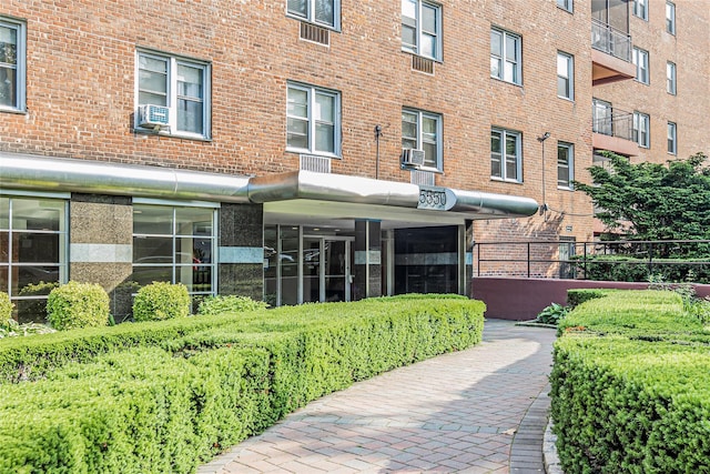 5550 Fieldstone Rd Unit 1C, Bronx, NY 10471 - view of apartment building / complex
