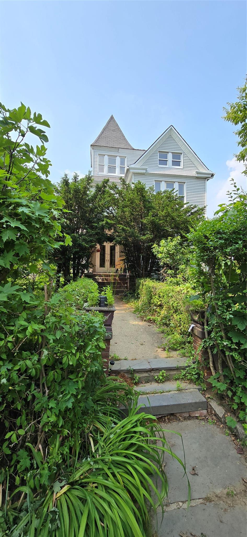 11 Willow Pl, Mount Vernon, NY 10550 - view of front of house