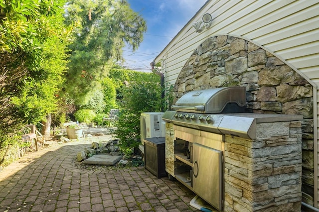 17 Piper Ln, Levittown, NY 11756 - view of patio