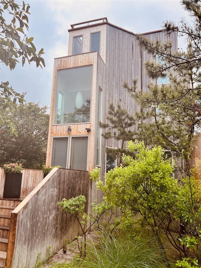 172 Pine Walk, Fire Island Pines, NY 11782 - view of side of home