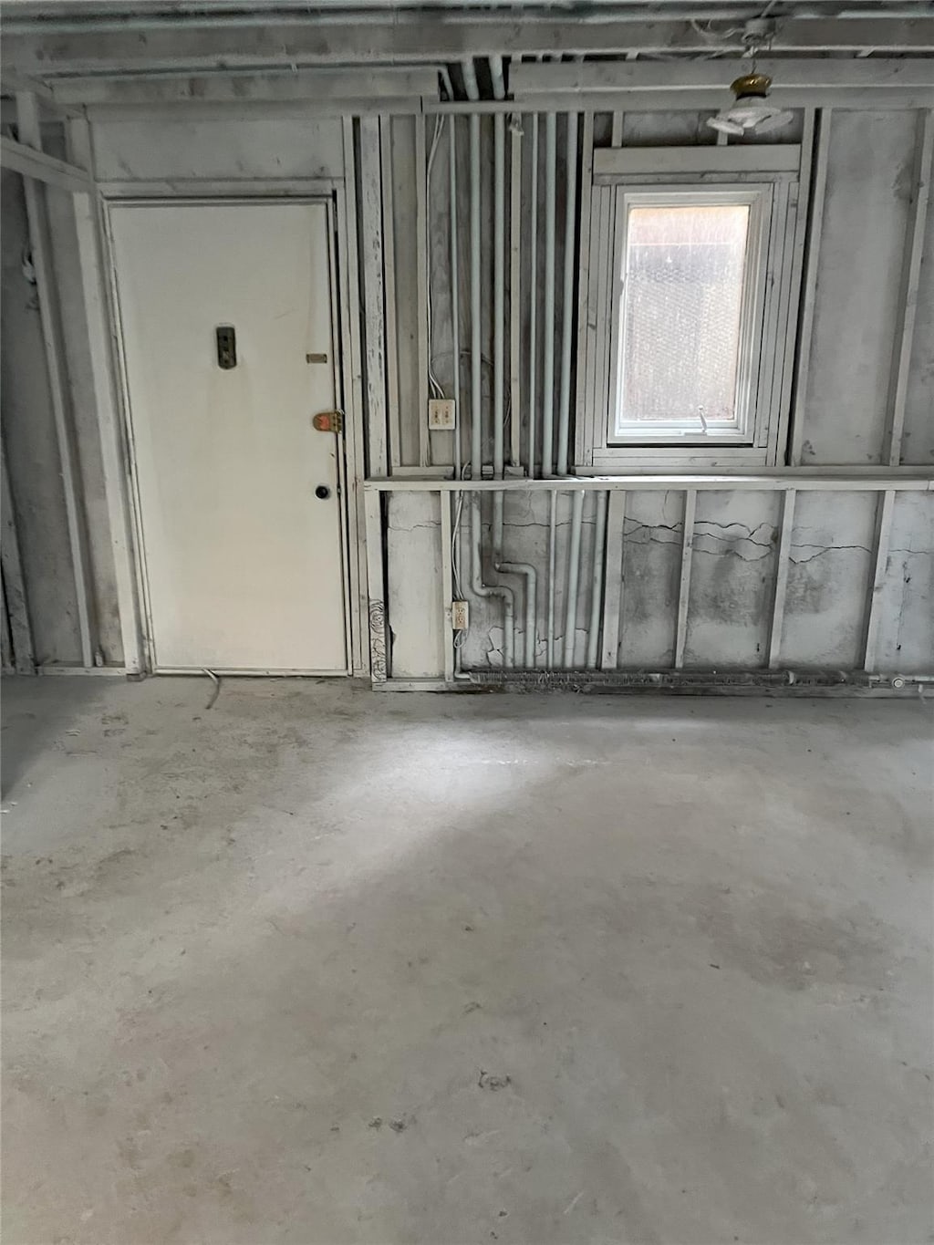 4 Granada Cres Unit 2, White Plains, NY 10603 - misc room featuring concrete floors
