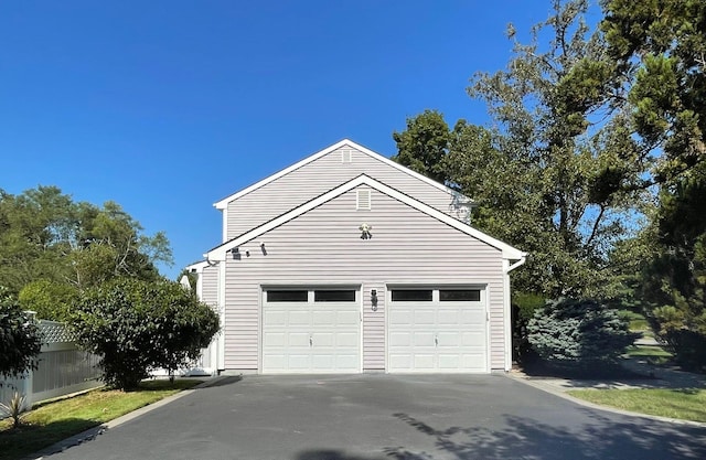 43 Southfield Rd, Baiting Hollow, NY 11933 - garage with driveway