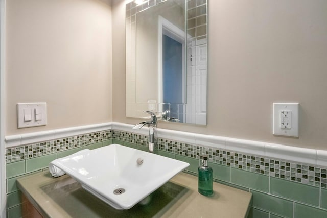13 Scenic Dr Unit D, Croton-On-Hudson, NY 10520 - bathroom with tile walls and wainscoting