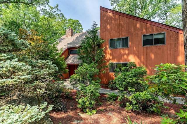 35 David Rd, Somers, NY 10589 - view of front facade with a chimney