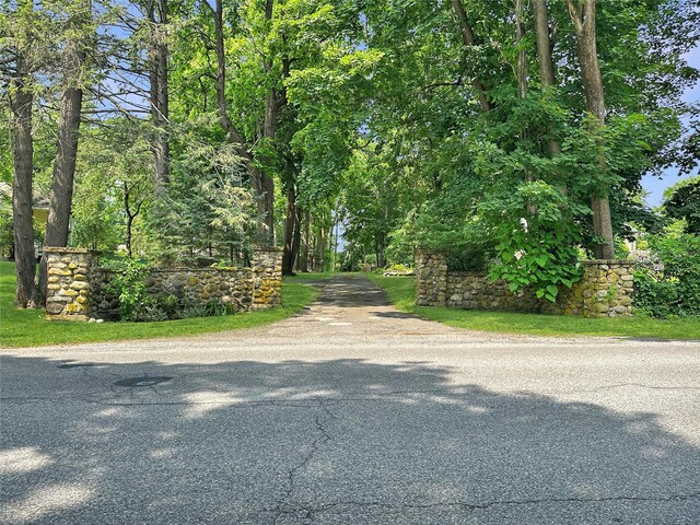 222 Beechwood Ave, Poughkeepsie, NY 12601 - view of road