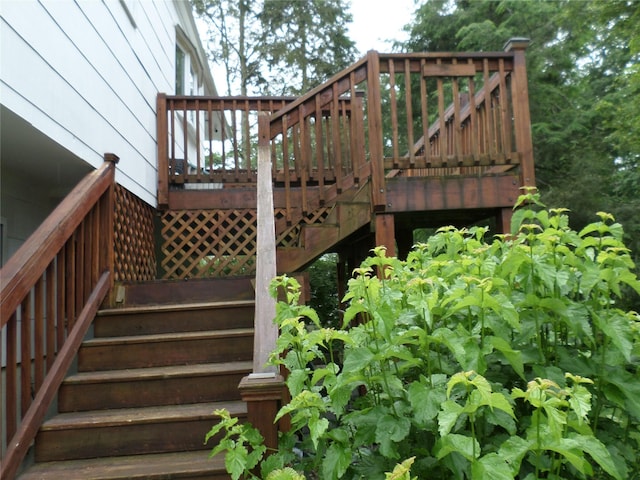 6 Kingsville Dr, Monroe, NY 10950 - view of staircase